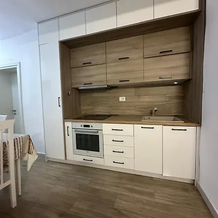 Nina *